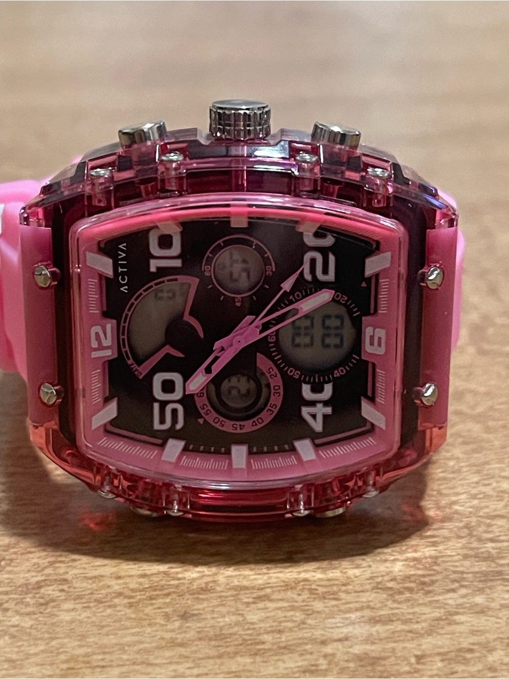 Activa Vion X
Invicta Essentials Unisex Watch, Pink & Black Dial NEW